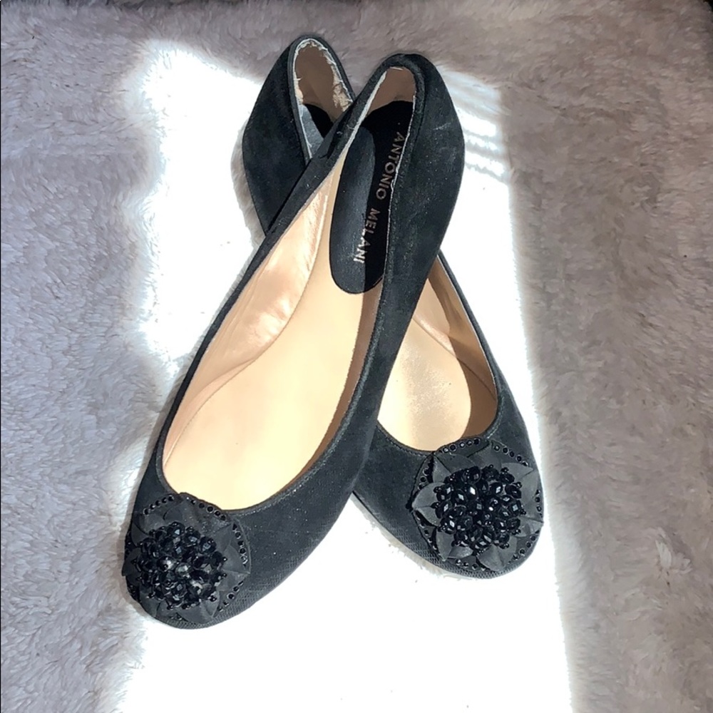 Elegant black suede flats by Antonio Melani